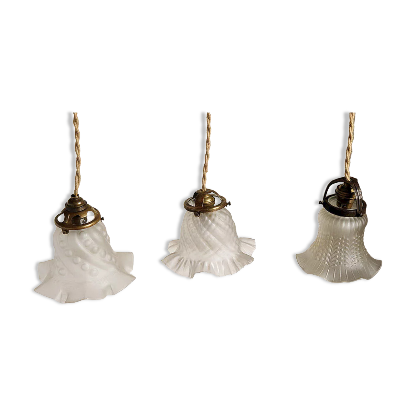 Set of 3 hangings lamp tulips in art nouveau glass paste