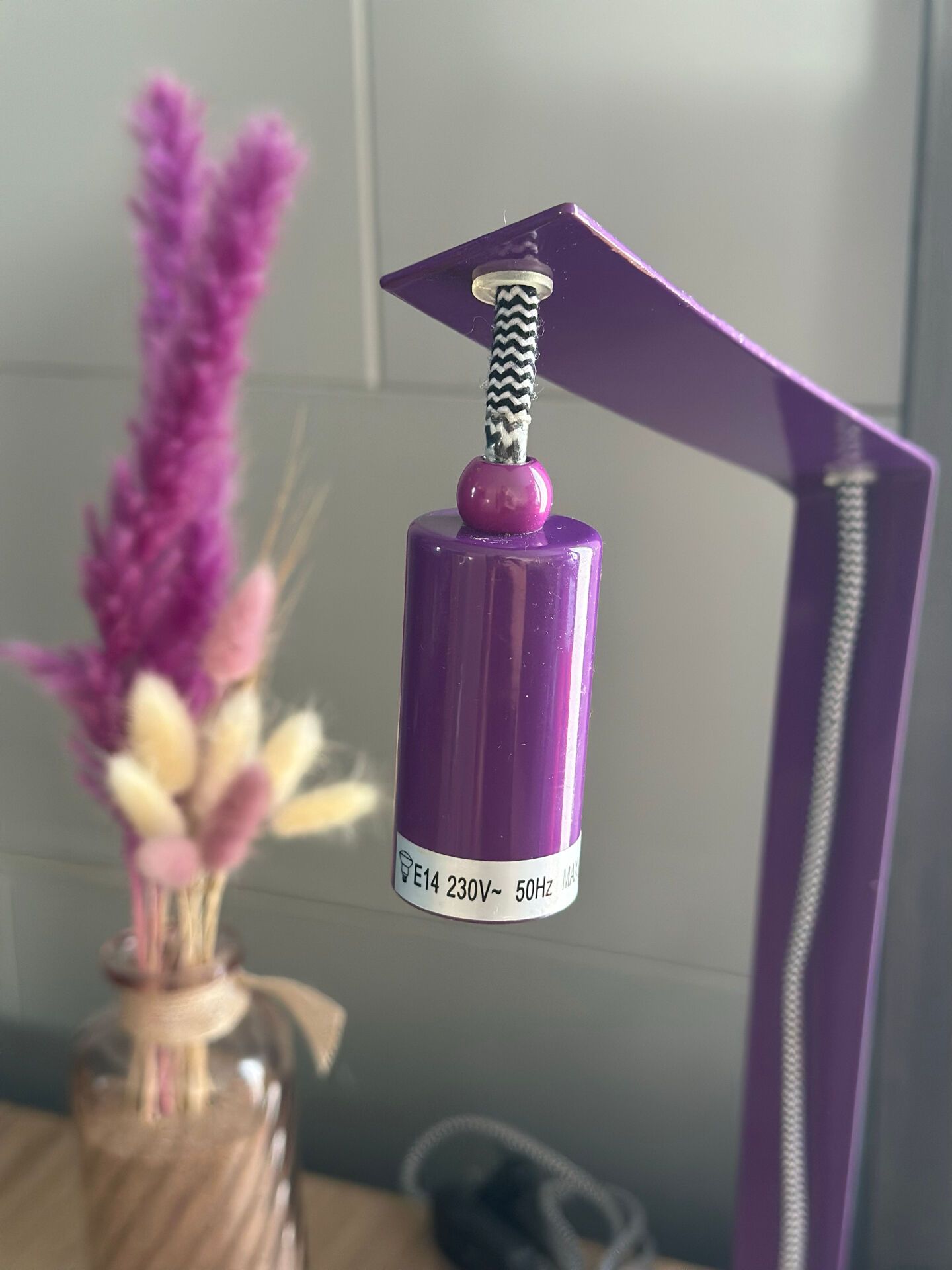 Agemob purple desk lamp in vintage Memphis style from the 80s and 90s.