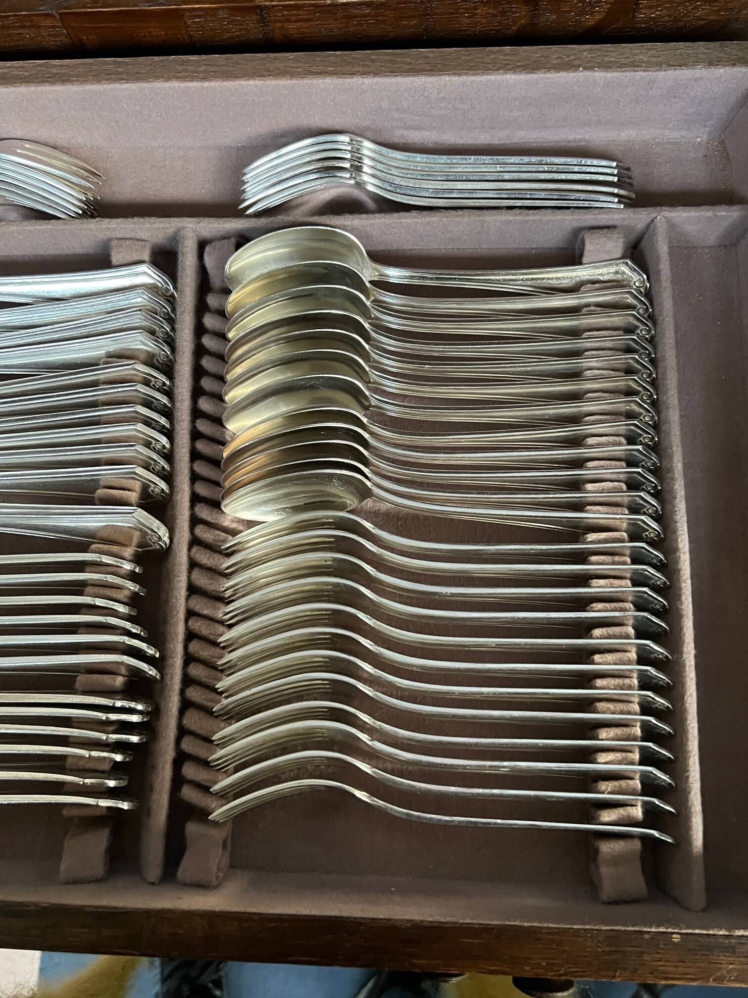 Wiskerman cutlery for 12 people - 127 pieces.