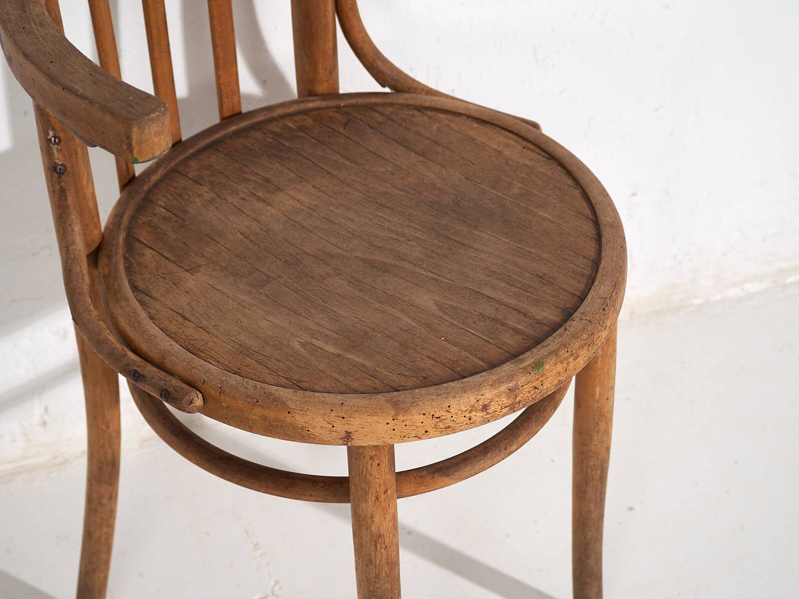 Antique armchairs with armrests (circa 1920). Set of 4 pieces no. 3
