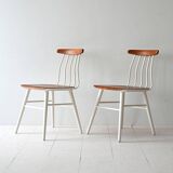 Paire de chaises nordiques en bois