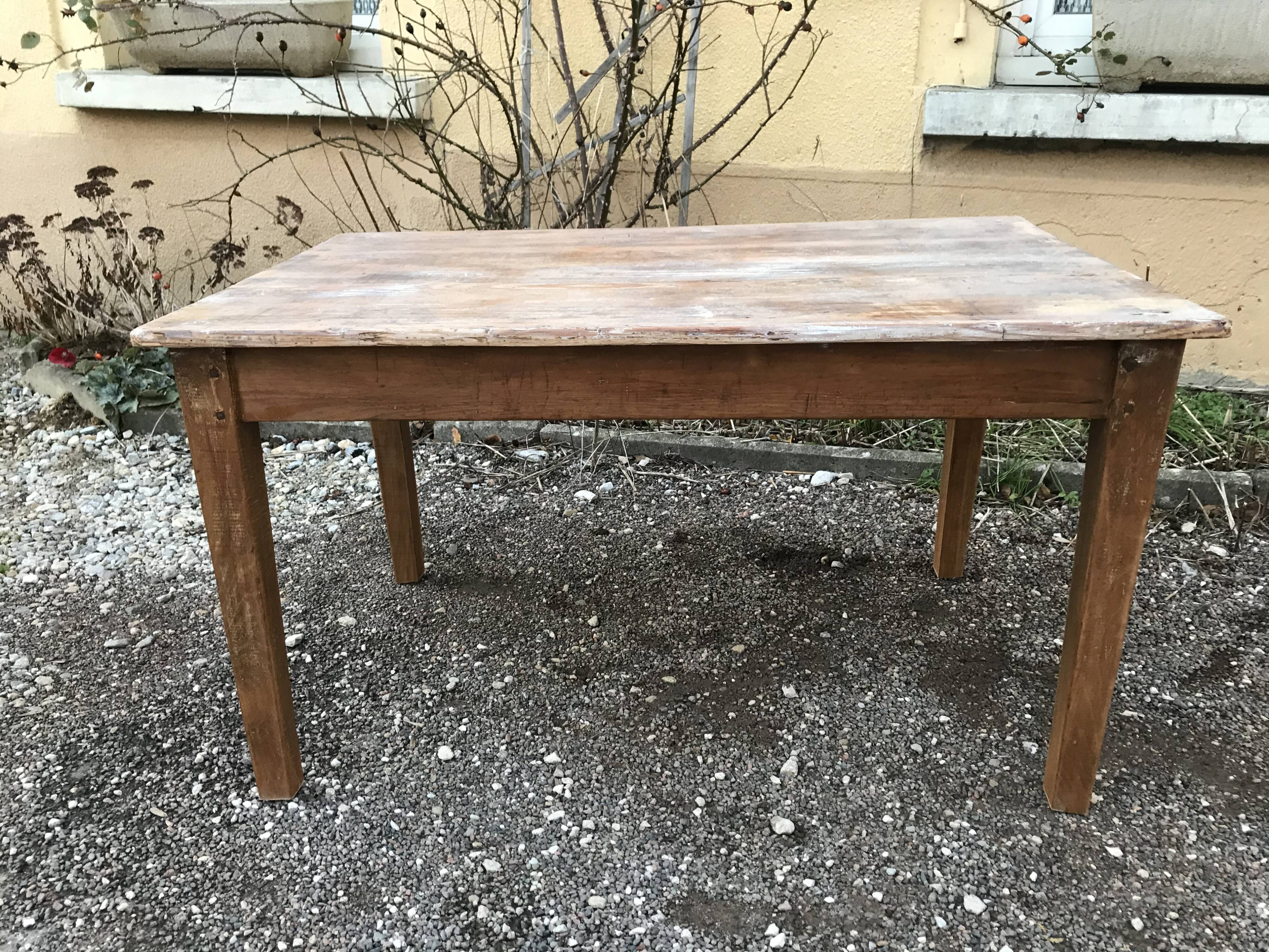 Country-style coffee table