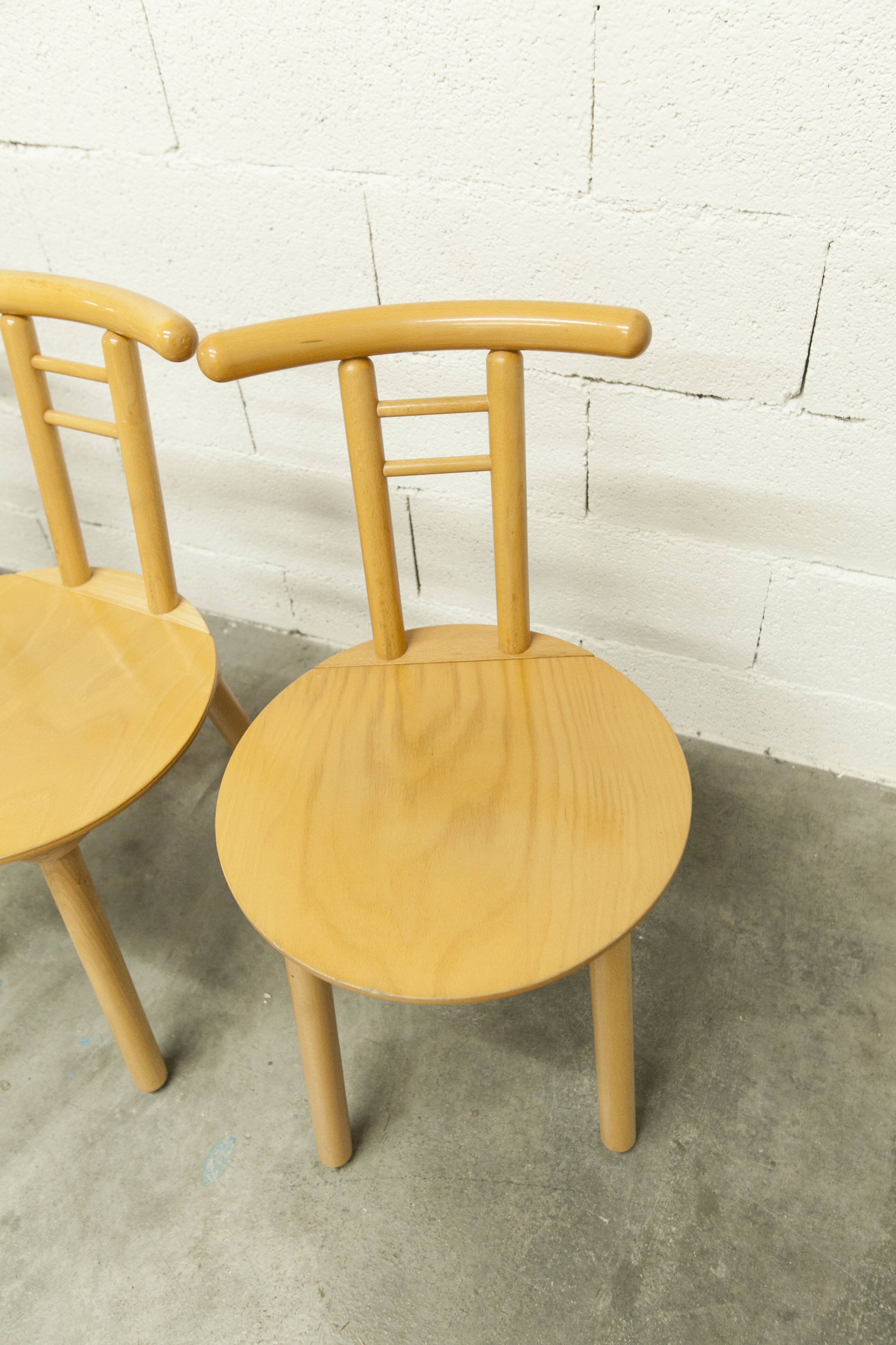 Set of 3 minimalist chairs in light wood, 1980s Italy