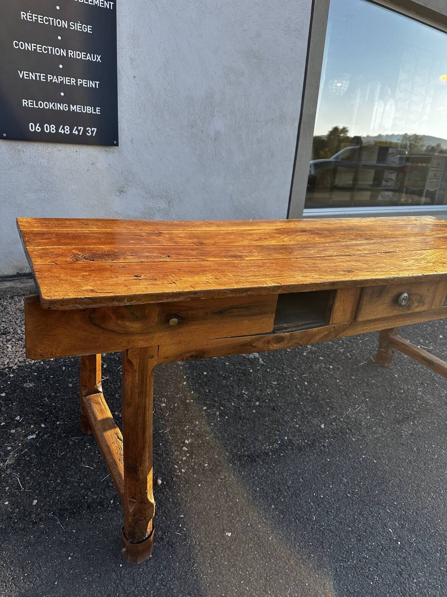 Farm table