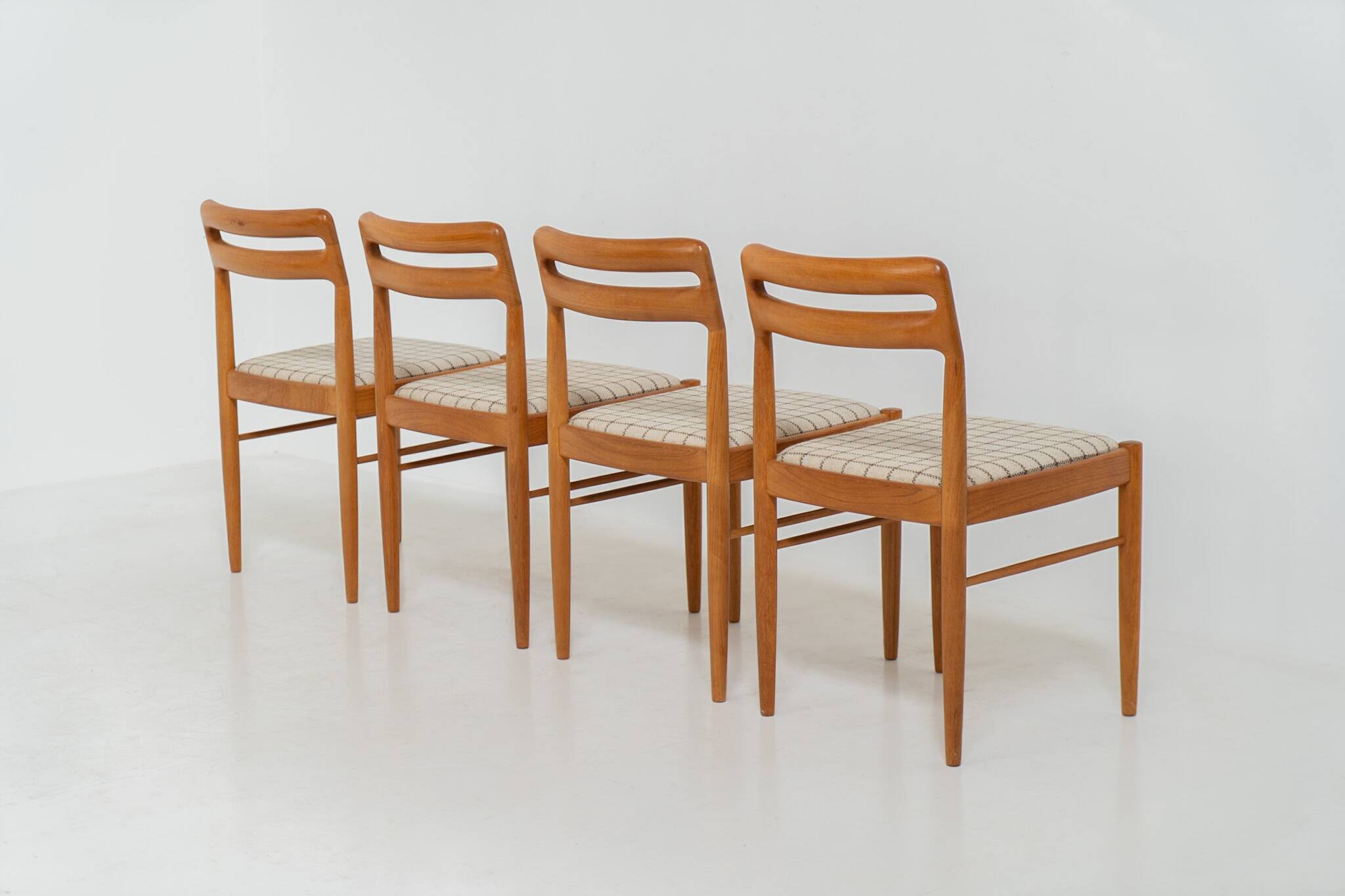 Ensemble de 4 chaises de salle à manger par H.W. Klein pour Bramin