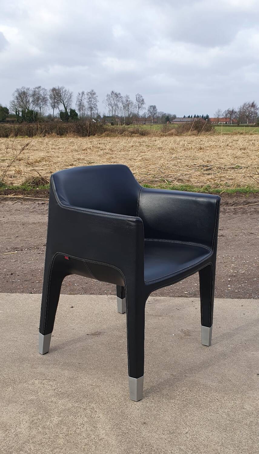 4 black armchairs Plank Claudio Bellini Mon Ami