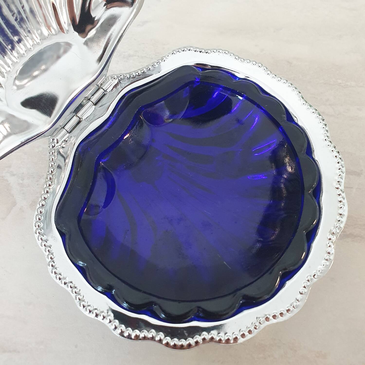 Beurrier coquillage Saint Jacques en inox et sa coupelle bleue