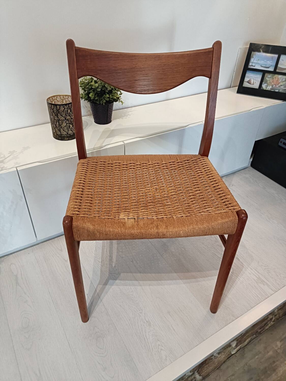 Set of 6 vintage Danish Scandinavian chairs