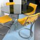 Table à manger vintage Space Age et quatre chaises