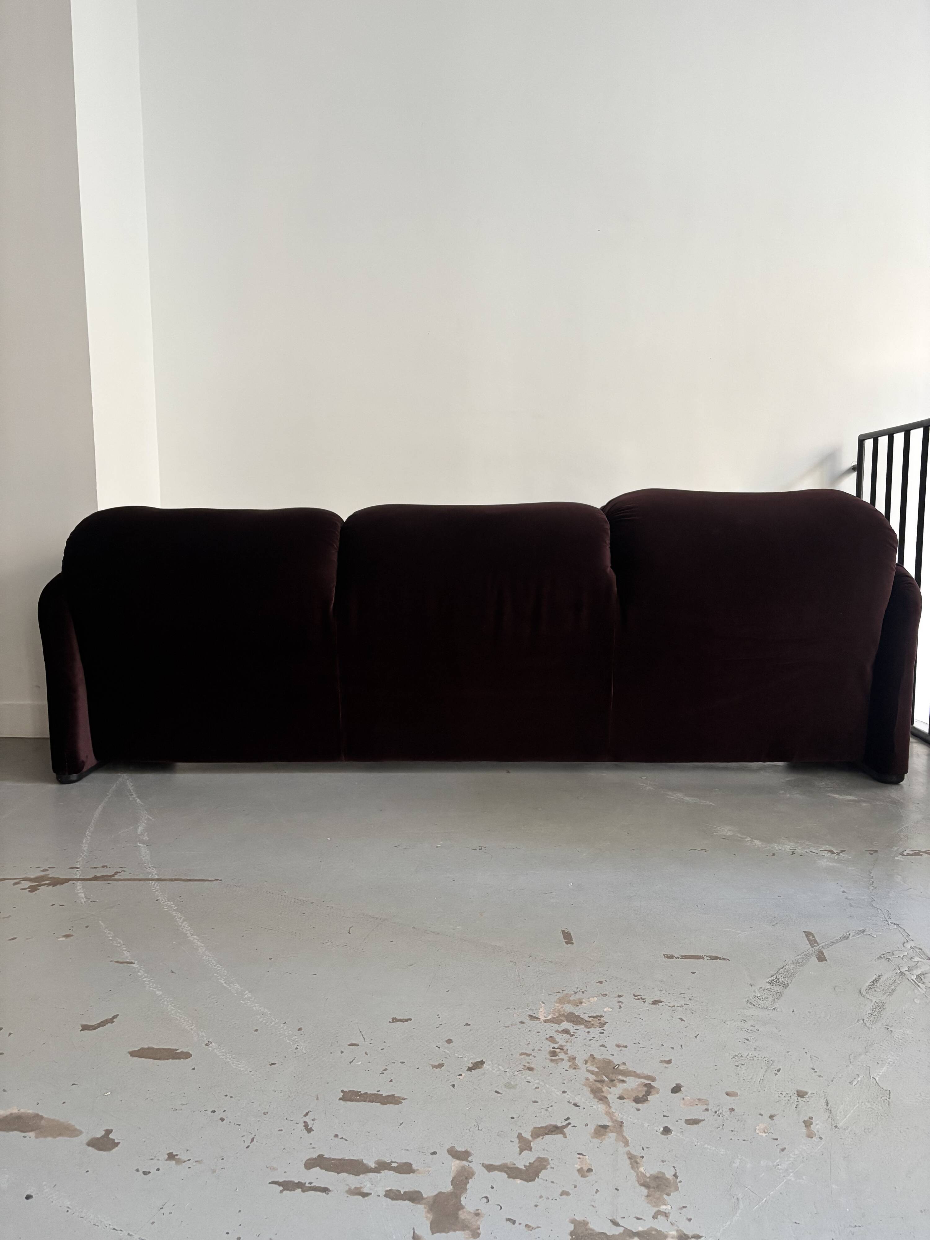 Maralunga 3-seater by Vico Magistretti for Cassina