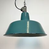 Lampe d’usine en émail vert industriel avec plateau en fonte, années 1960