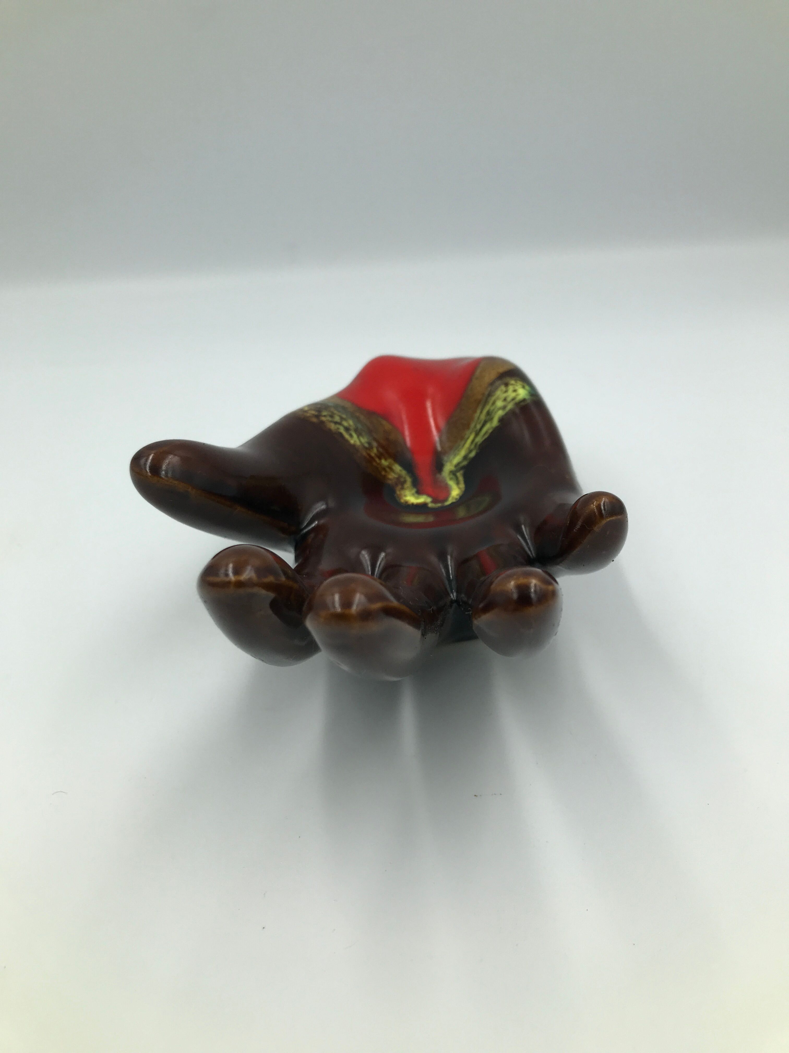 Empty pocket shaped hand style vintage