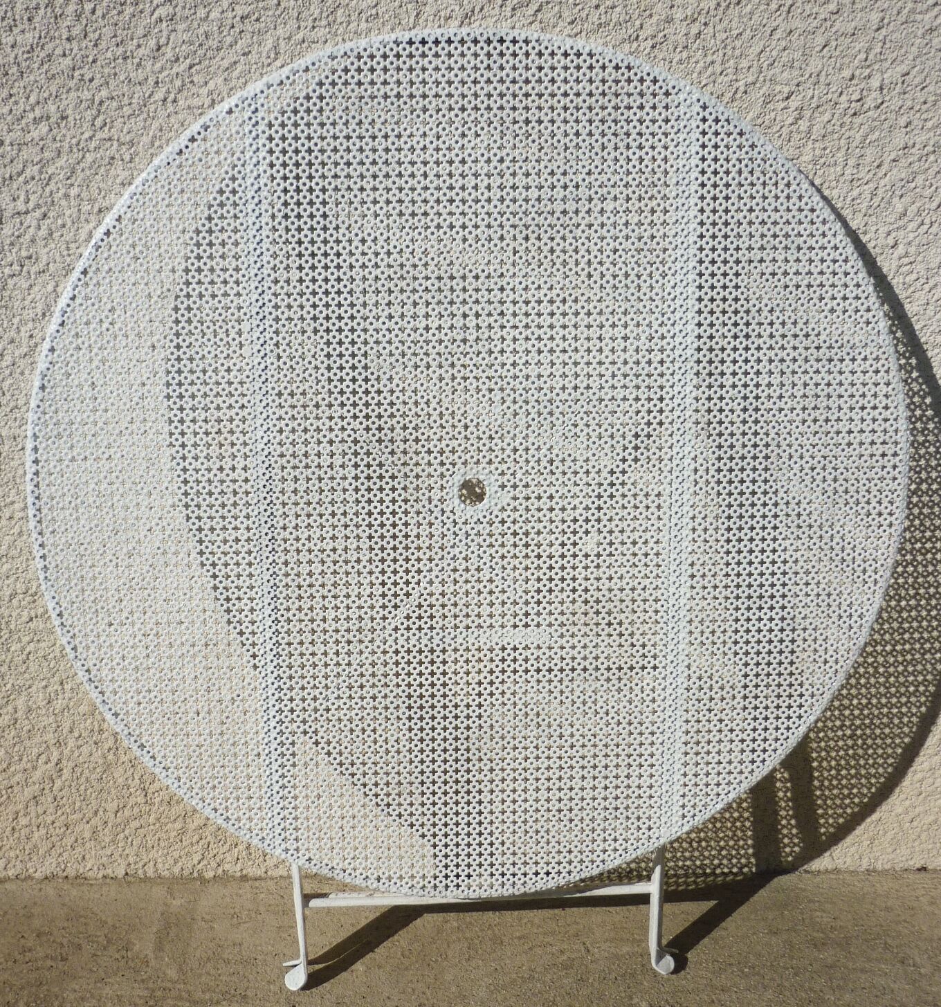 Table de jardin pliante, années 50, métal perforé