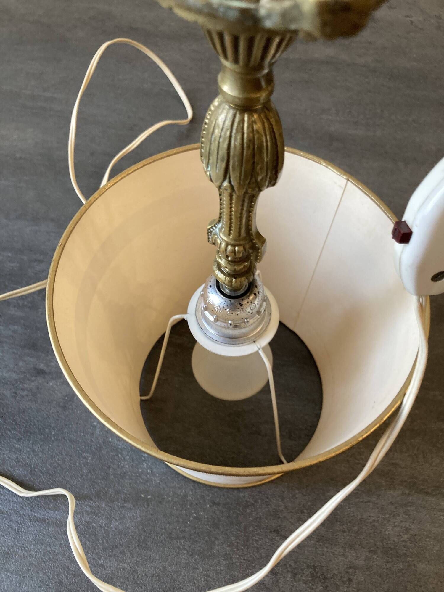 Vintage brass table lamp – 1950s – Rococo style base