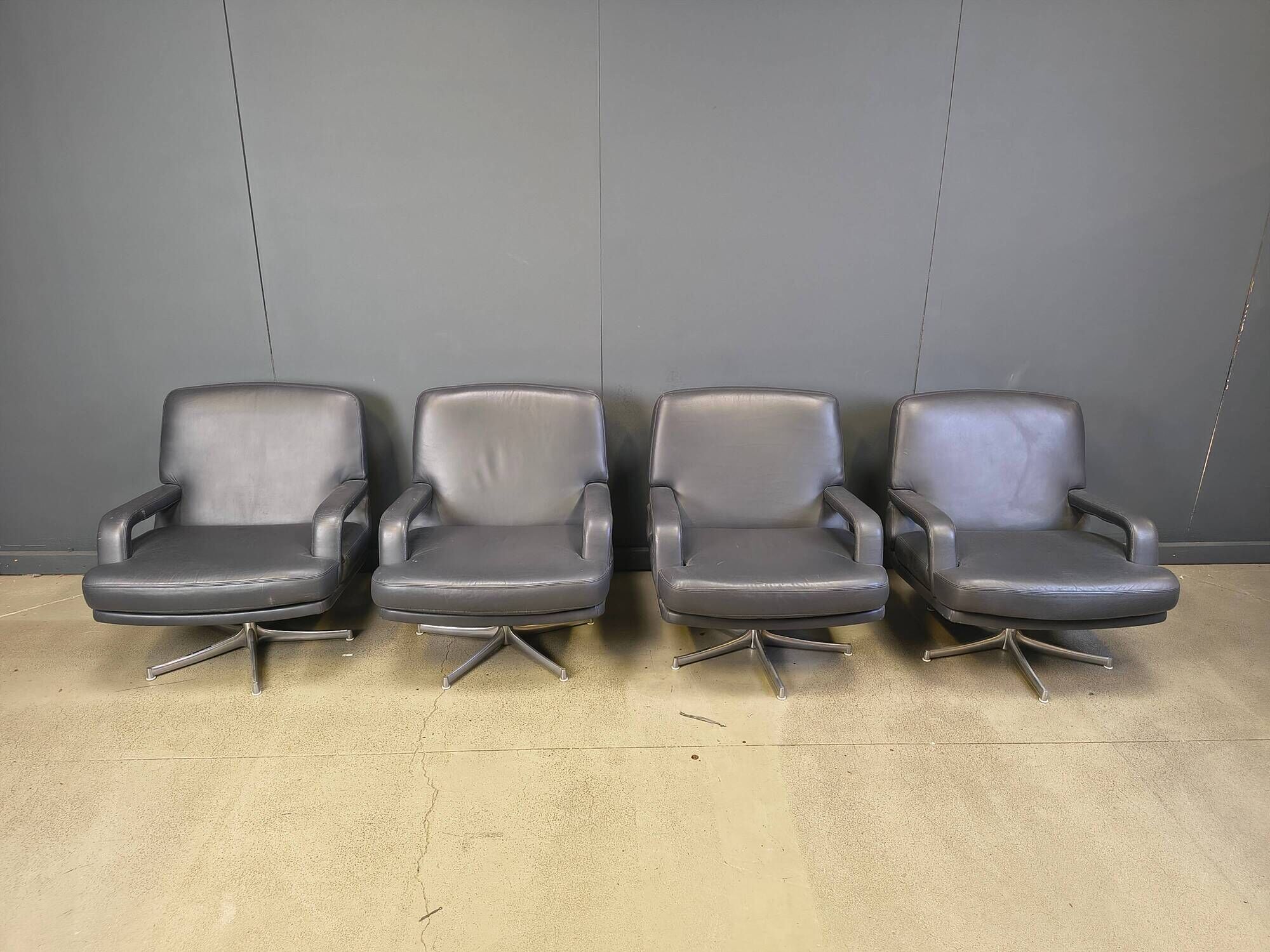 Set of 4 swivel chairs by Bernd Munzebrock for Walter Knoll, 1970s