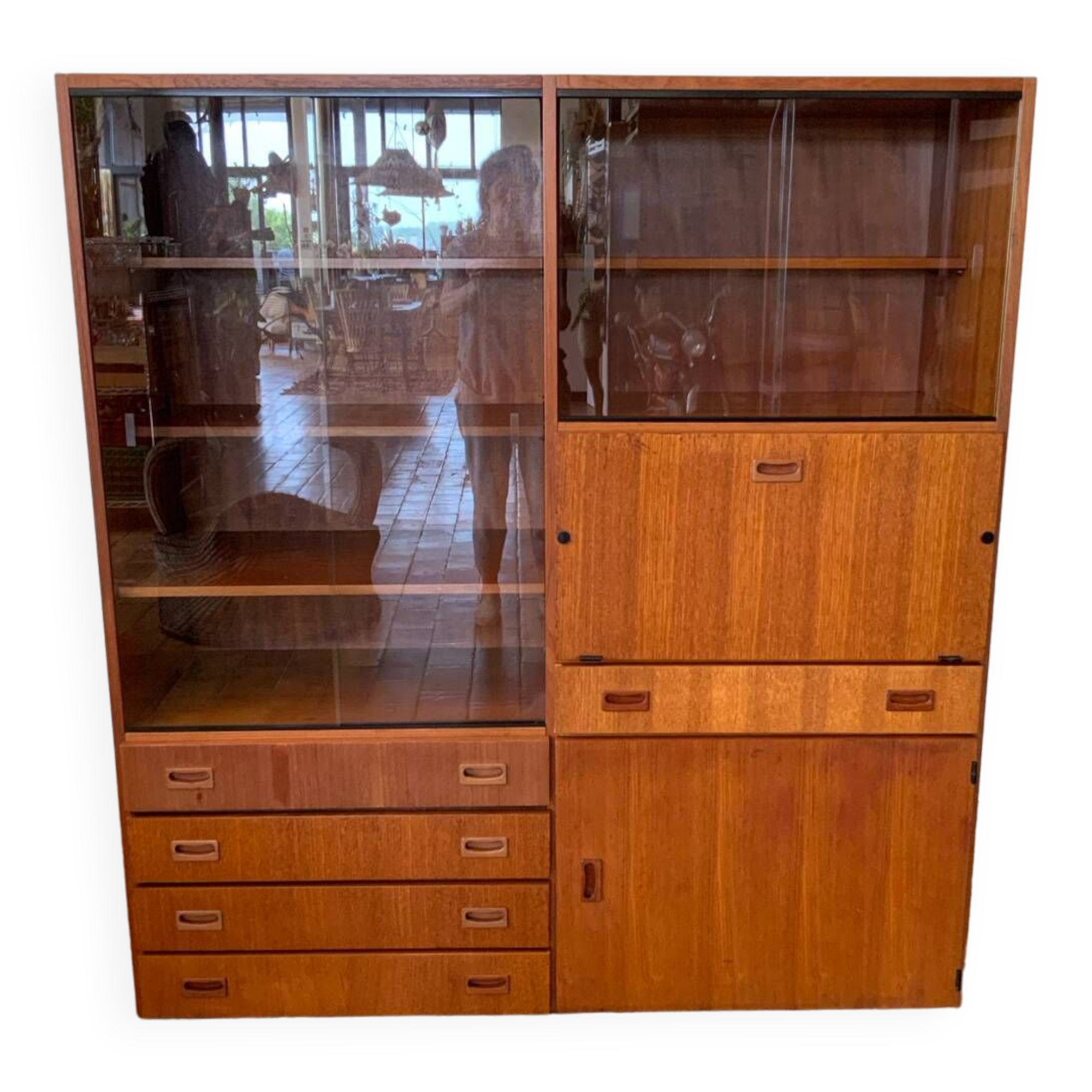 Buffet or multifunctional furniture