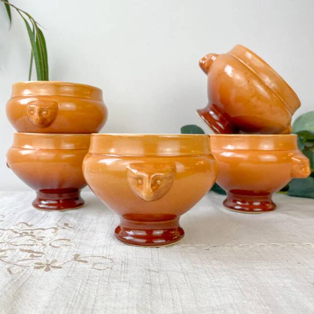 5 vintage Emile Henry lion's head onion soup bowls in ceramic - honey/brown gradient, made in France - traditional elegance