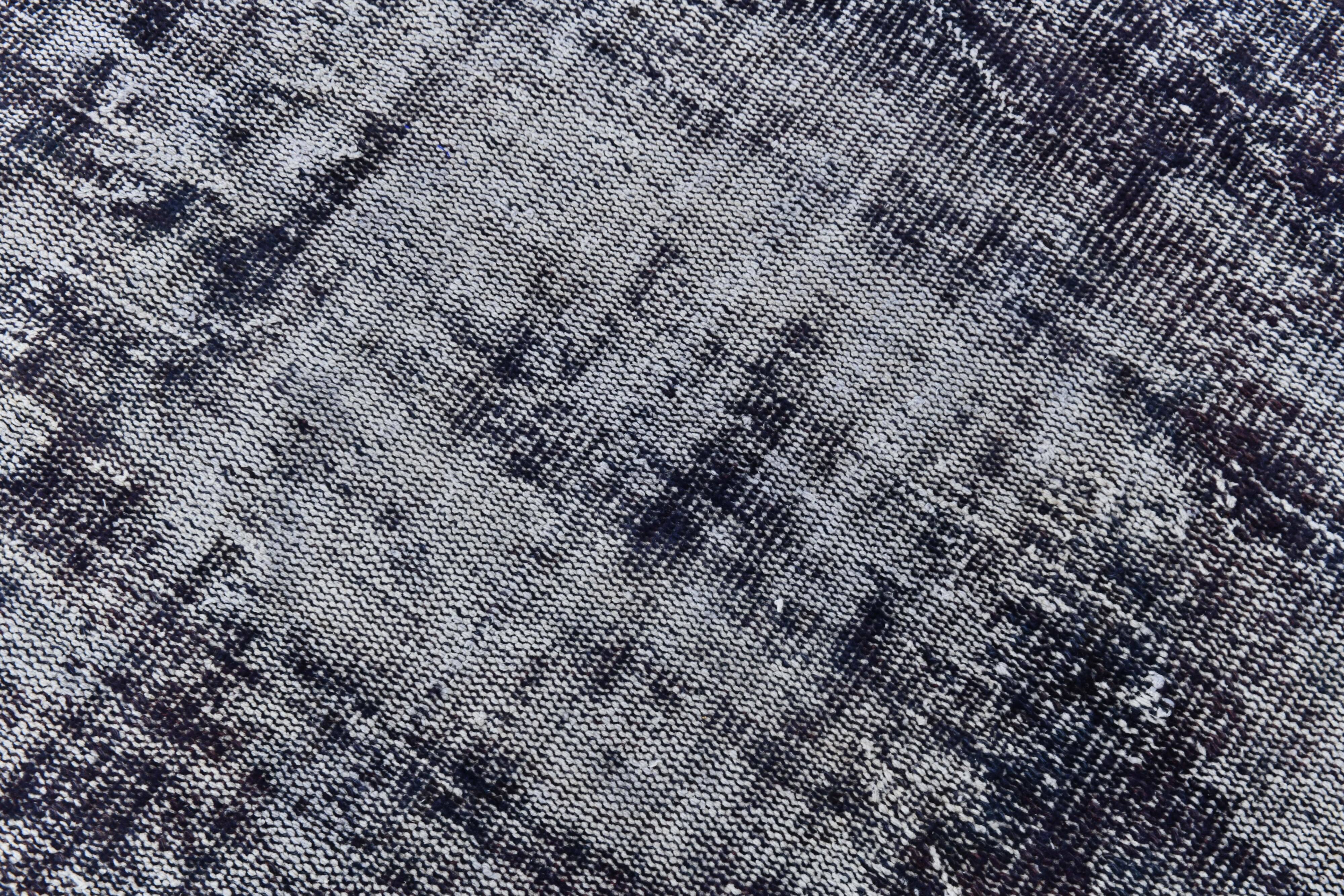 170x275 cm Dark Purpel vintage carpet, distressed dark purpel old carpet.
