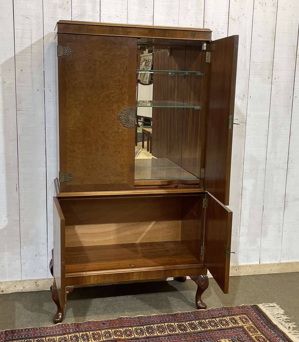 1950s English buffet bar in walnut and walnut burl.