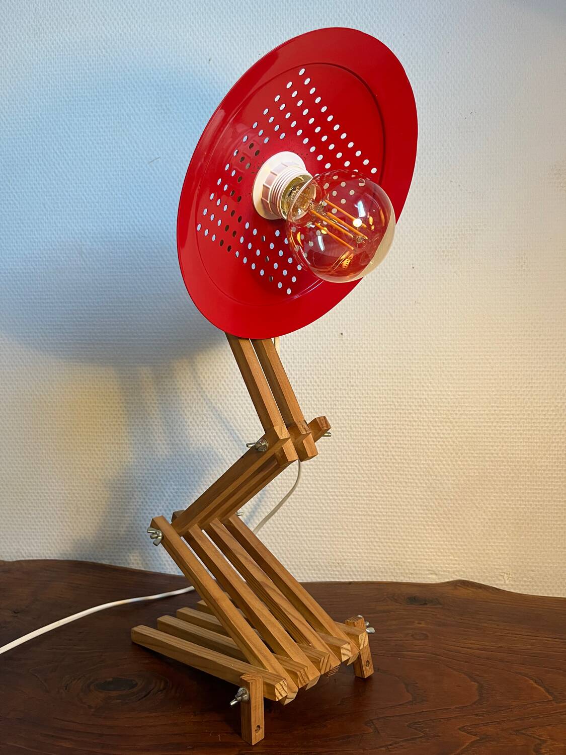 Wooden accordion wall lamp