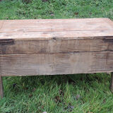 Maie en hêtre massif au teint naturel clair