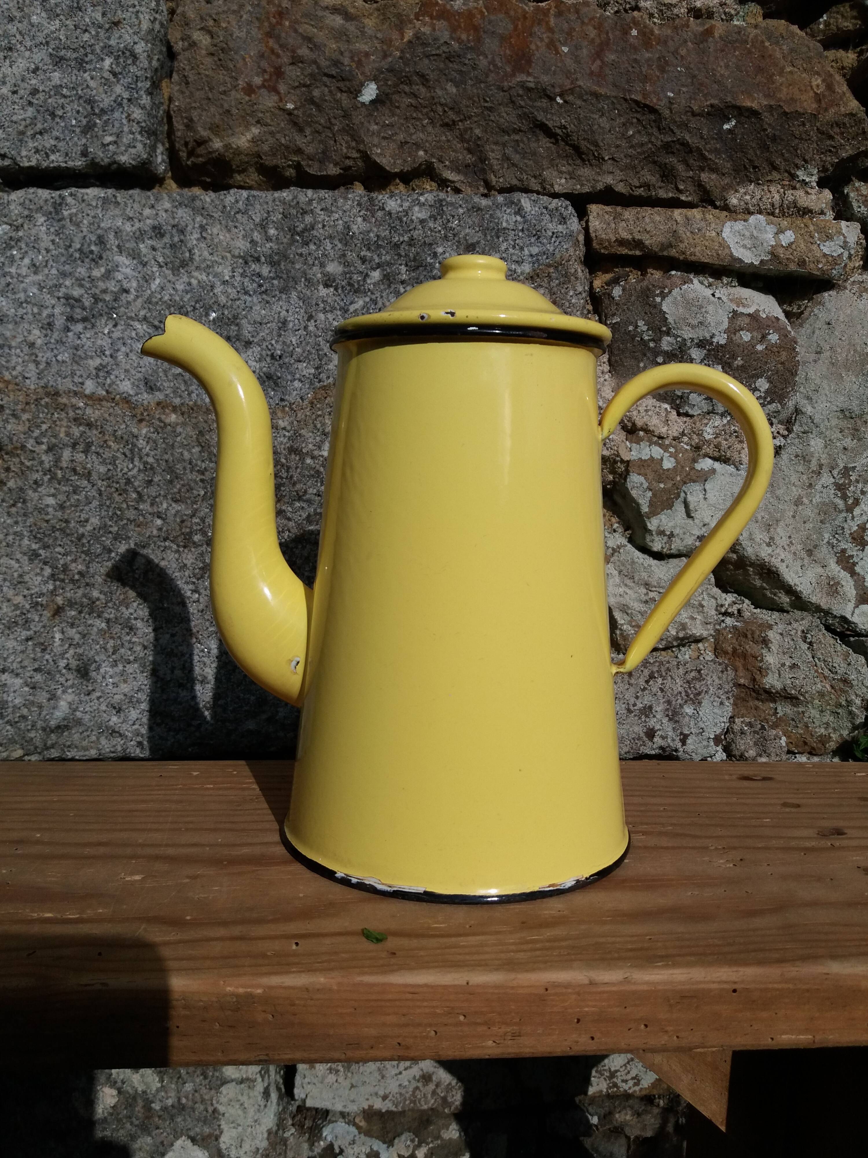 Enamelled coffee maker