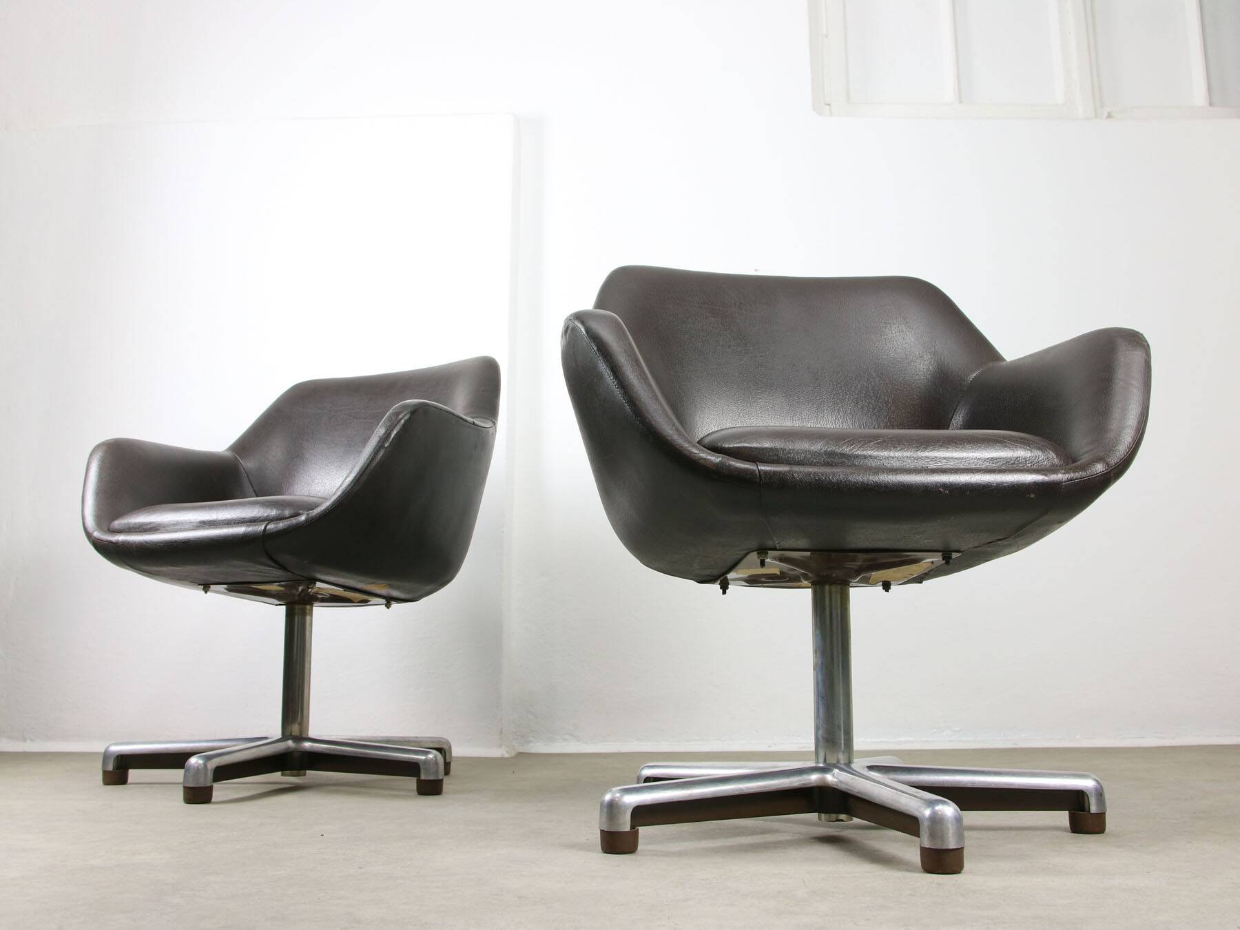 Italian Vintage Chocolate Brown Leather Office Chair