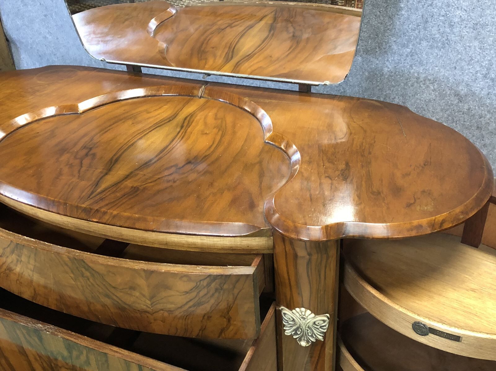 Hairdresser art deco missing in walnut