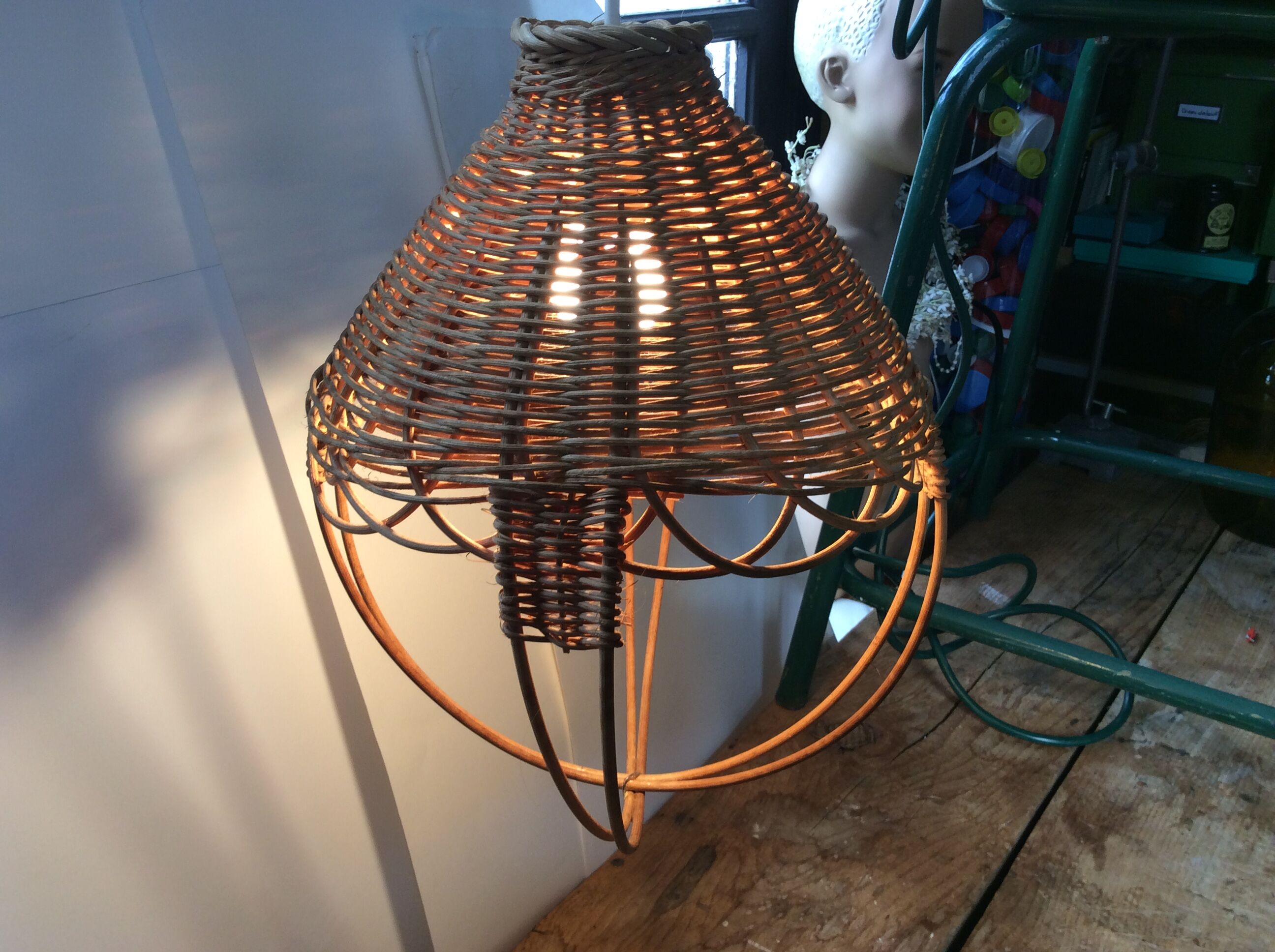 Hanging lamp wicker