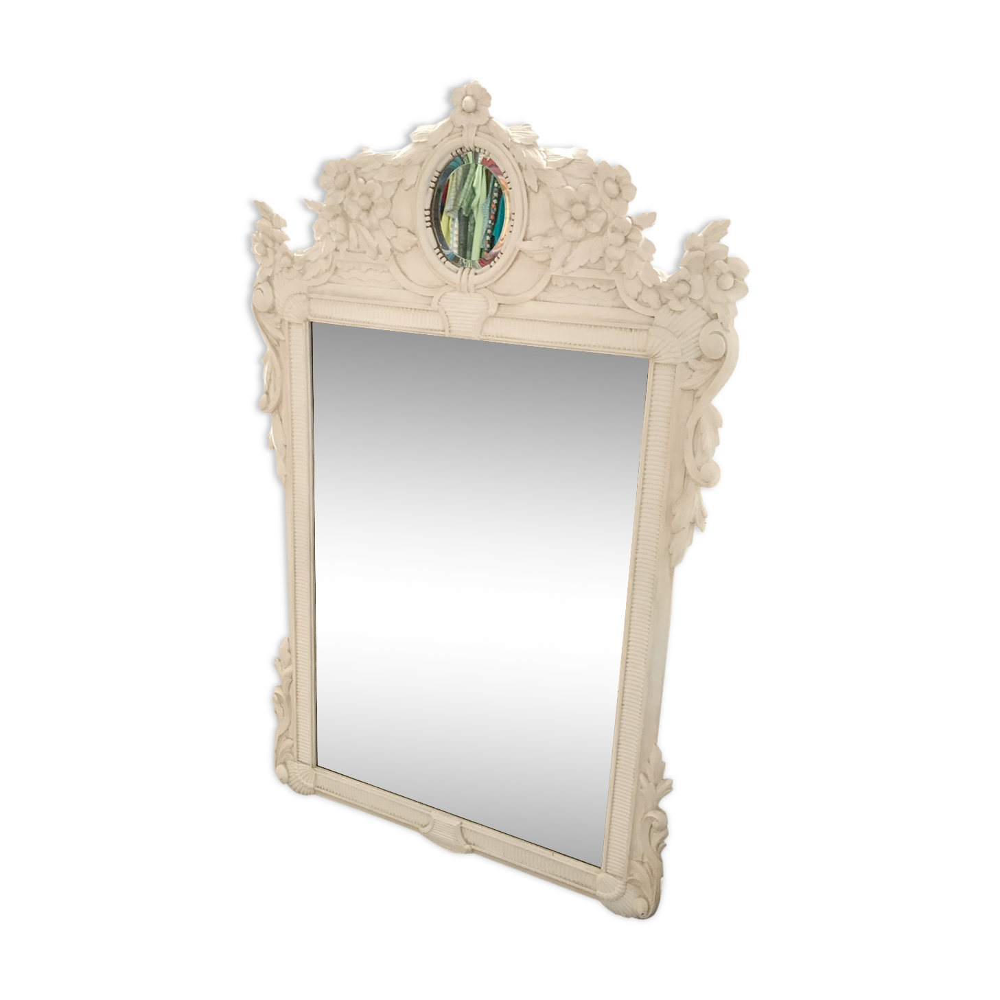 White painted wooden mirror decorated with flowers and medallions 88x138cm