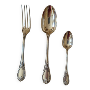 Ensemble de 12 couverts