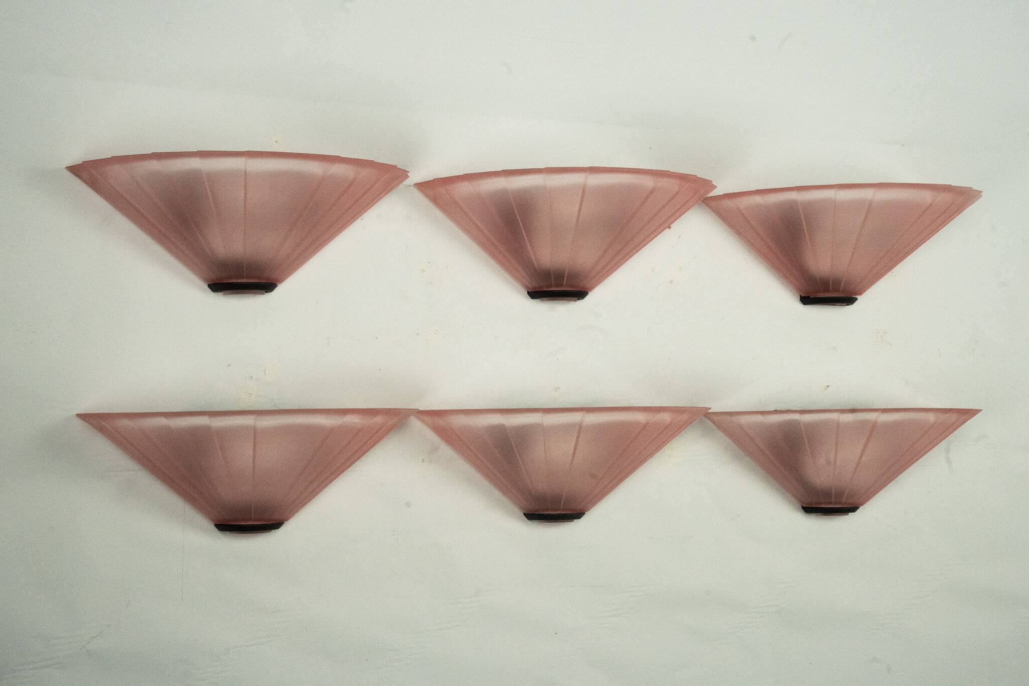 Set of six De Majo sconces in thick pink murano glass. Italy 1980s