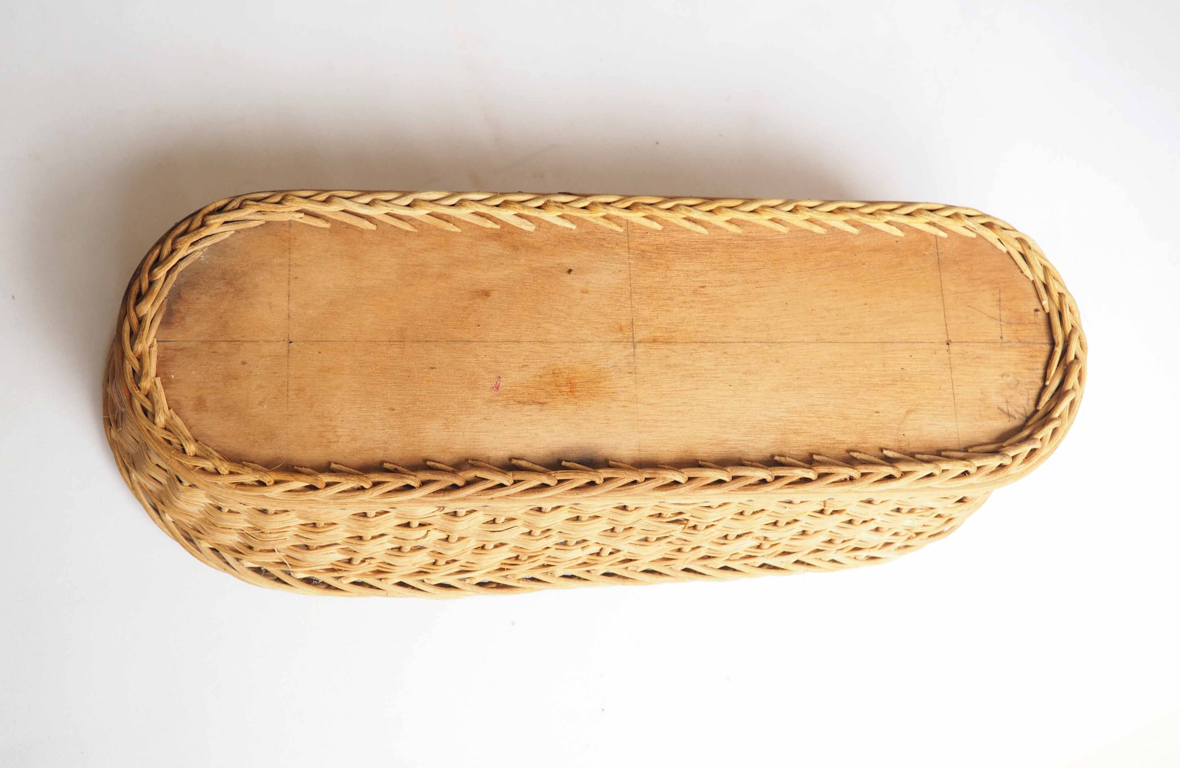 Light rattan bread basket