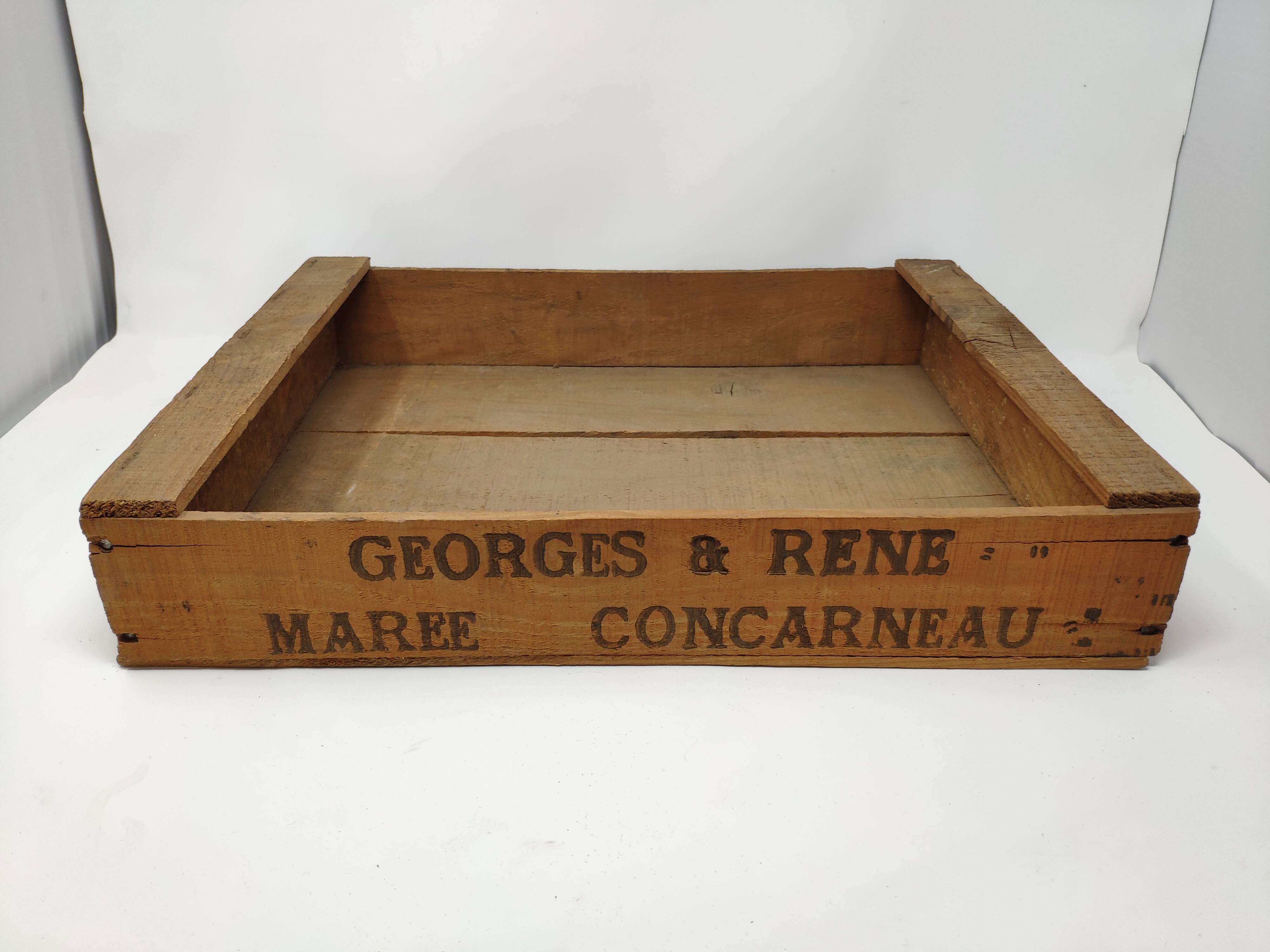 Petty cash Georges and René tide Concarneau