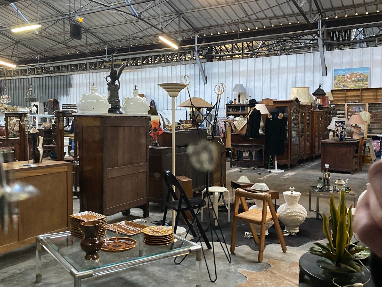 Engraved two-tone panoramic mirror