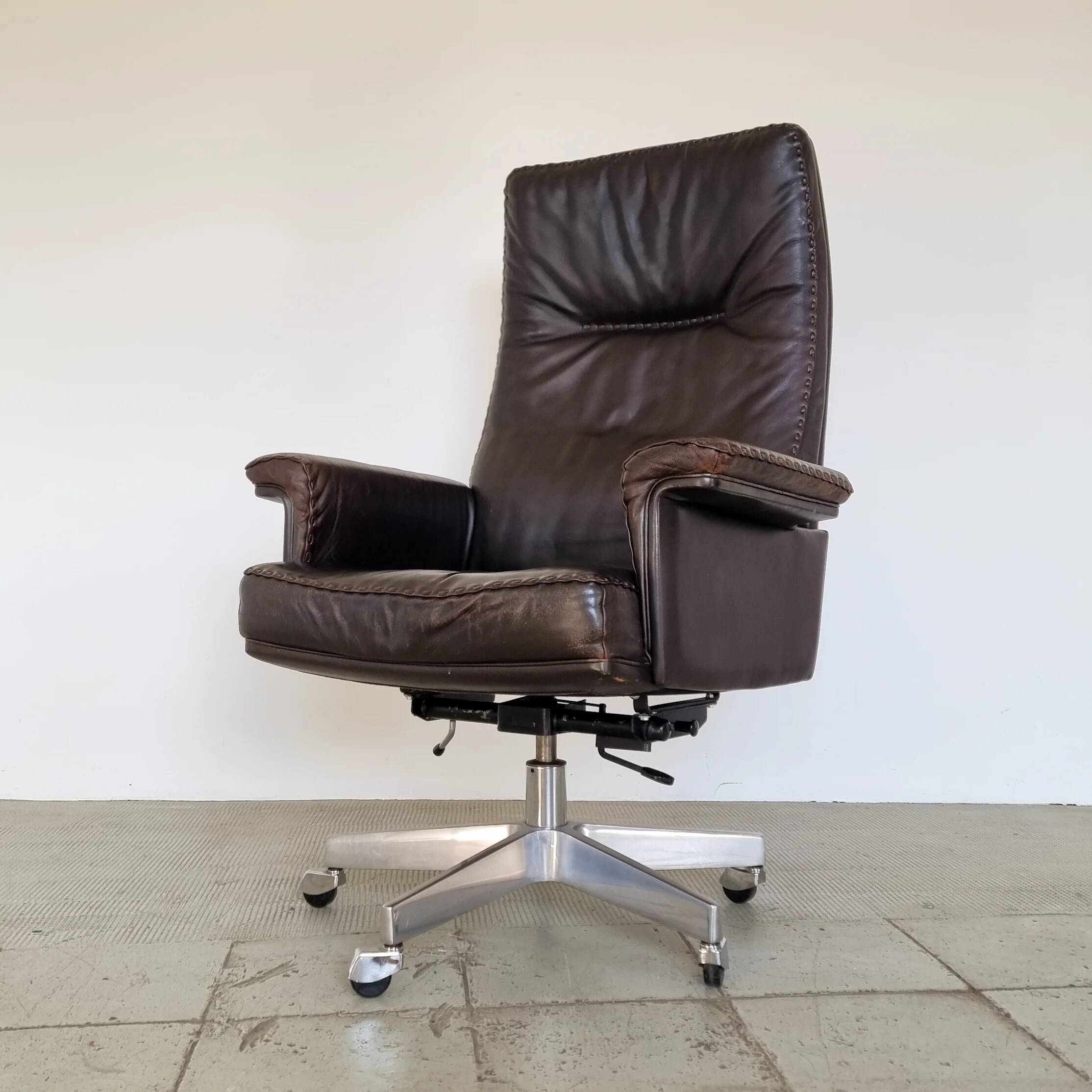 Executive office chair in leather De Sede DS35