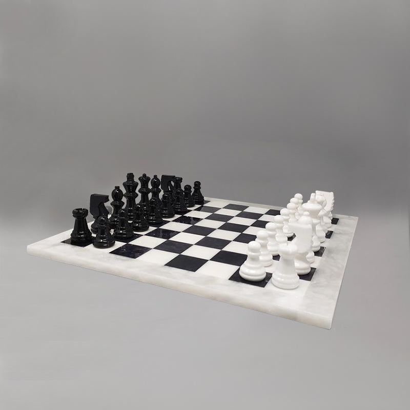 1970s Gorgeous Black and White Chess Set in Volterra Alabaster Handmade.  Made in Italy