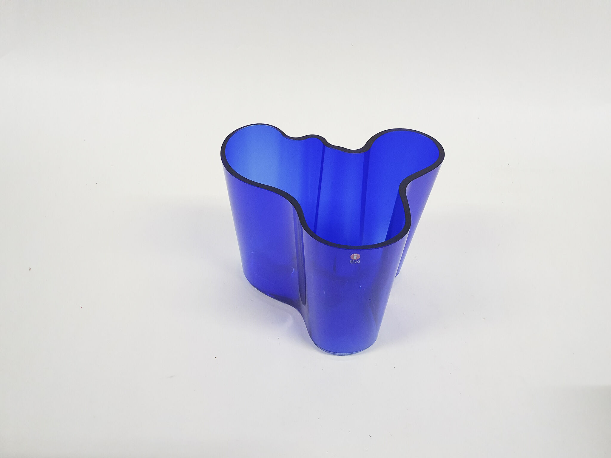 Vase en verre bleu de Alvar Aalto pour Iittala, Finlande, 1936