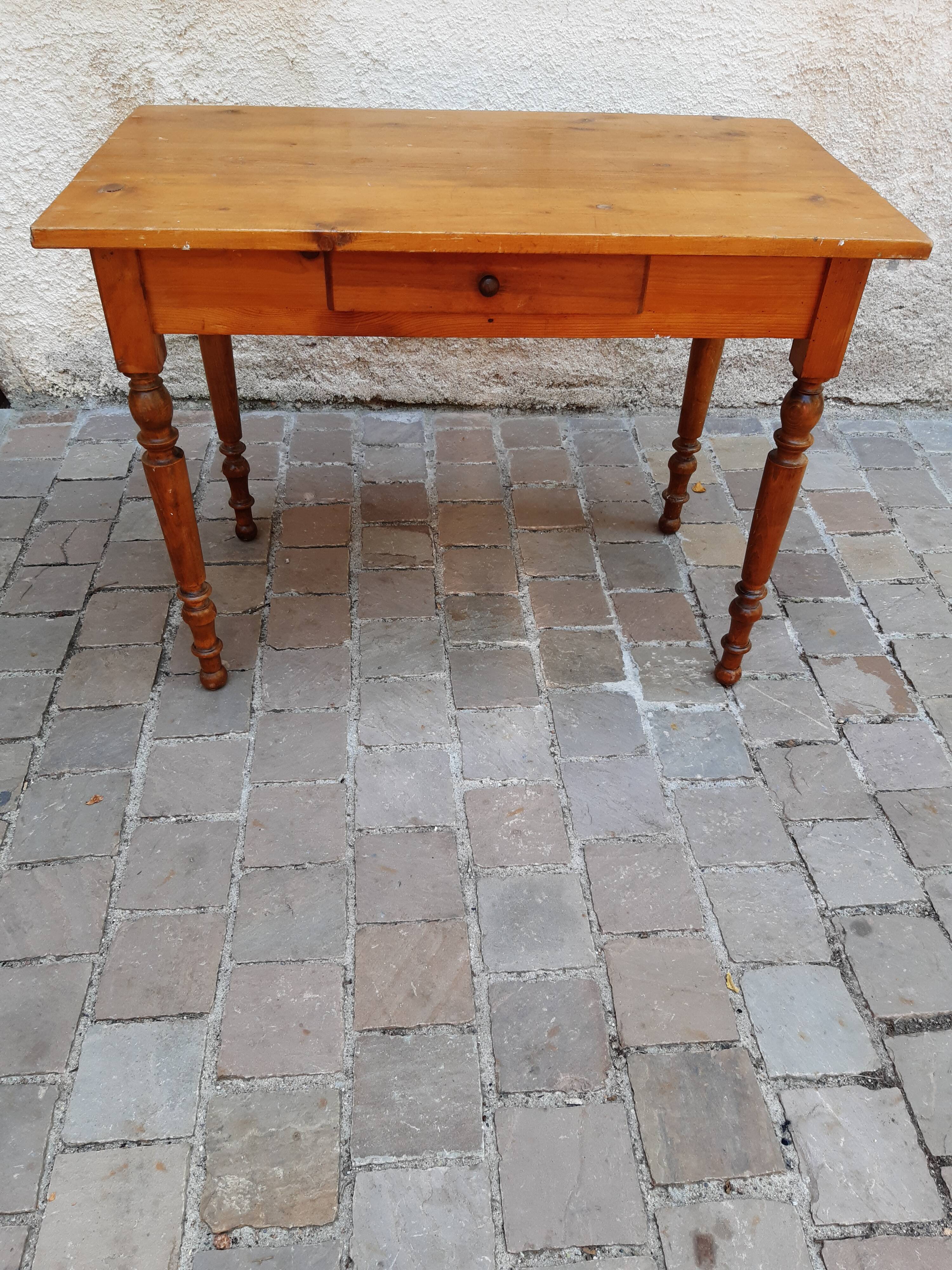 Fir tree desk