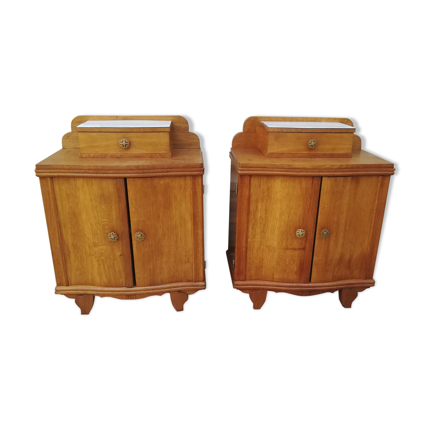 Massive chene and formica bedsides