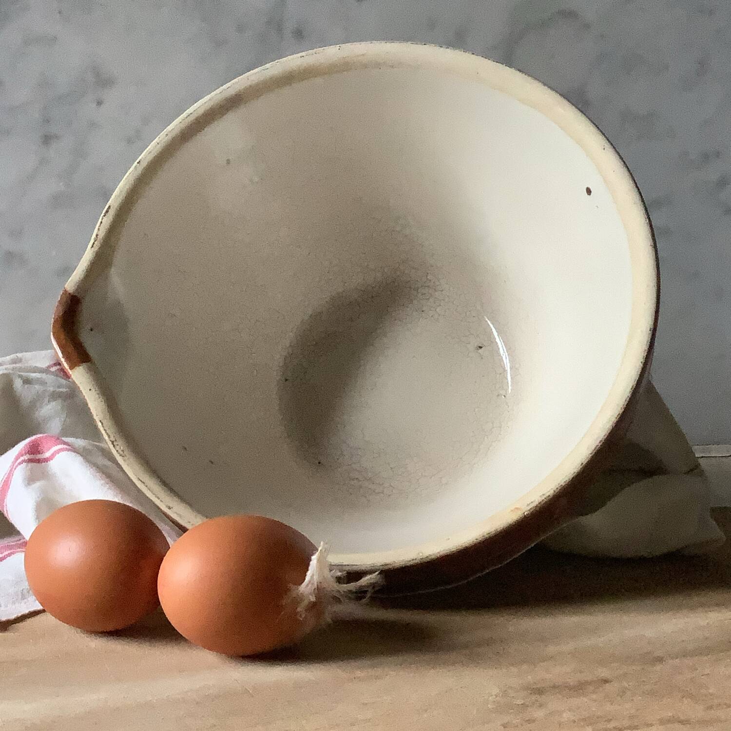 🍂 Small terracotta bowl with brown glazed neck 🍂