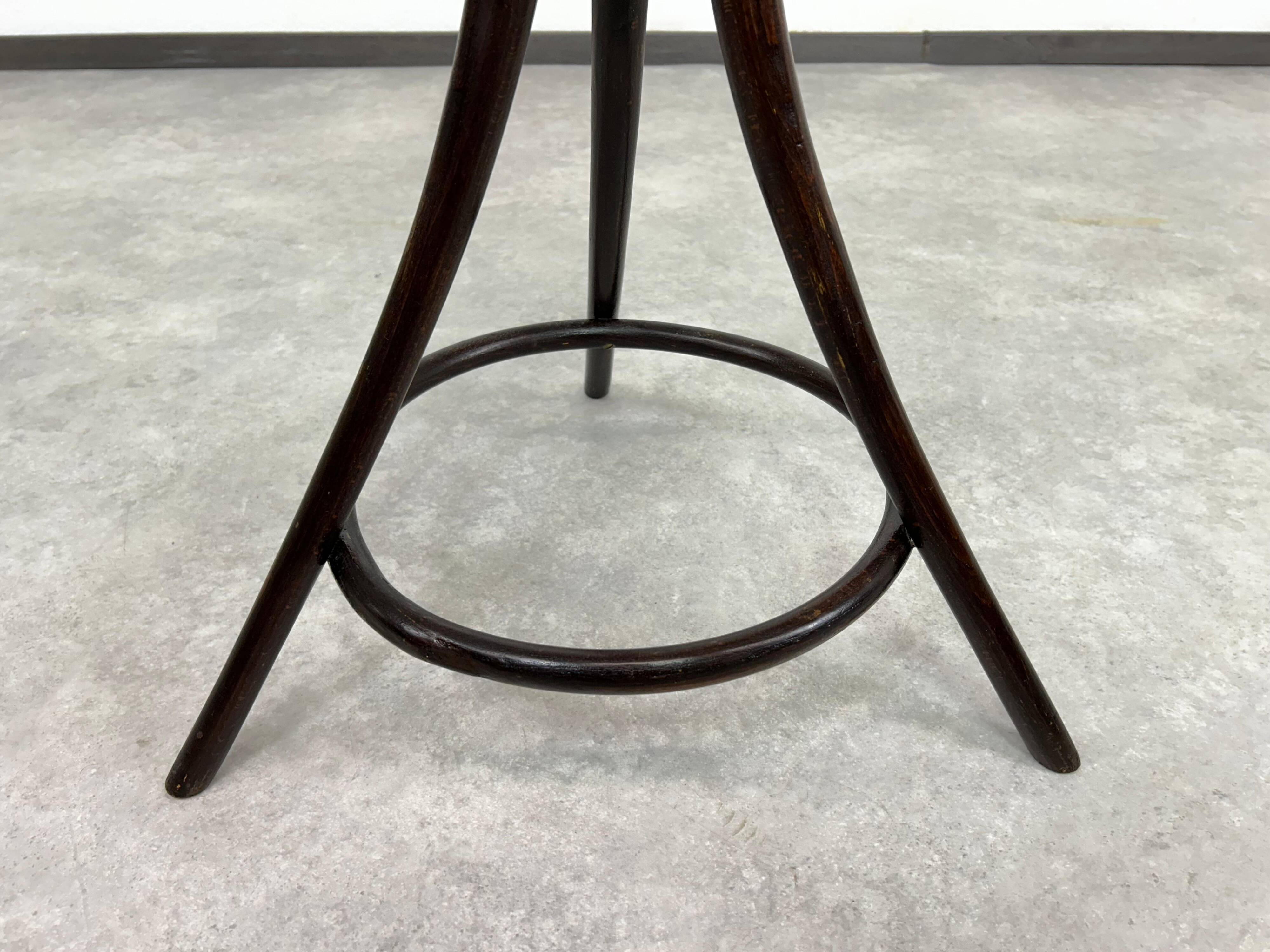 Porte-plante en bois courbé par Thonet