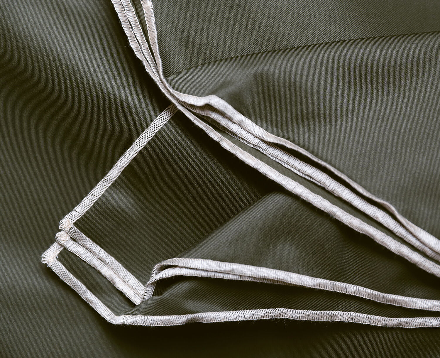 Tablecloth and towels in green upcycled linen