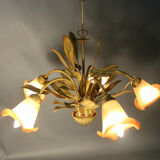 Chandelier leaf décor with 5 tulips of light