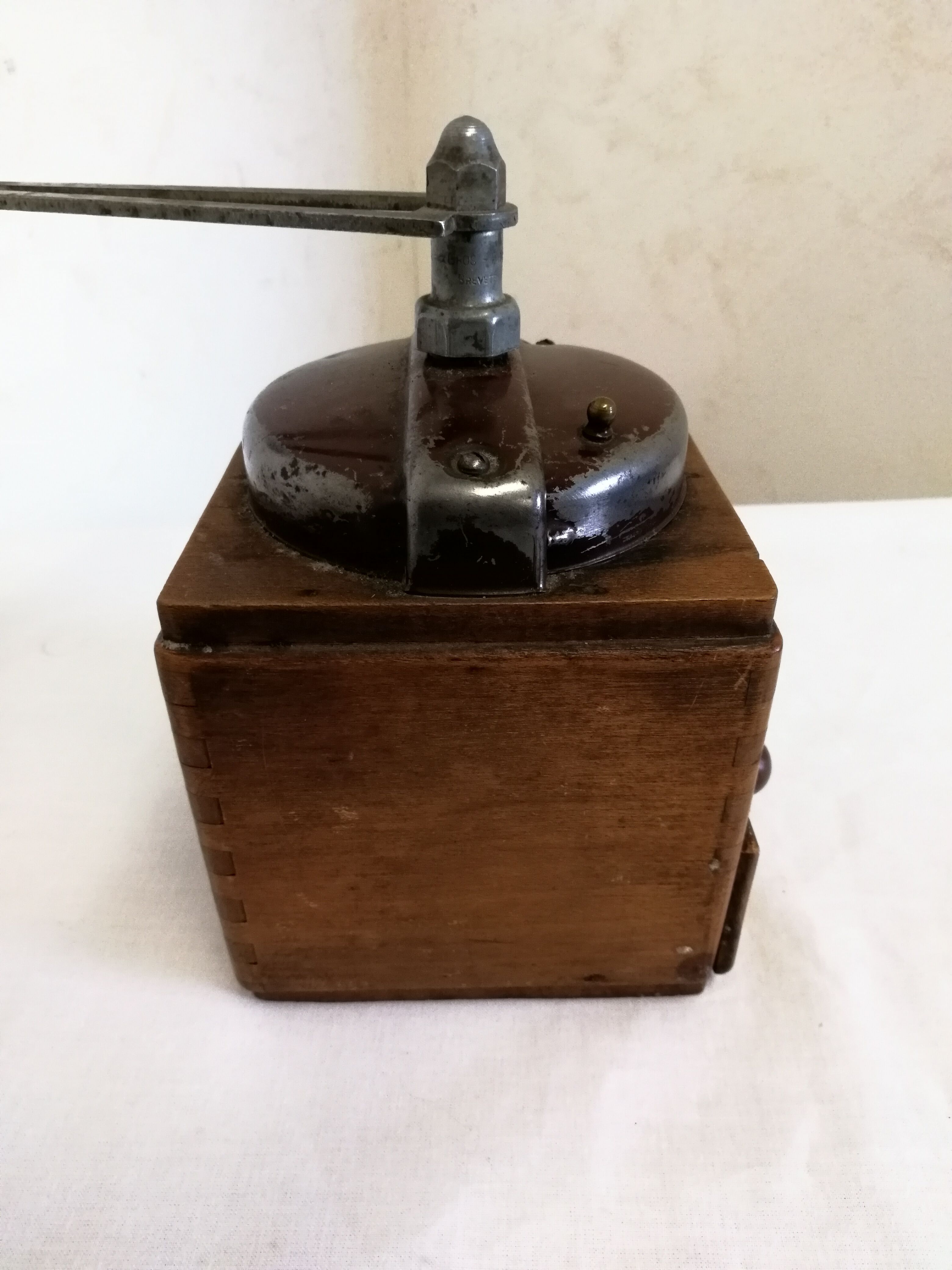 Former coffee mill peugeot frères