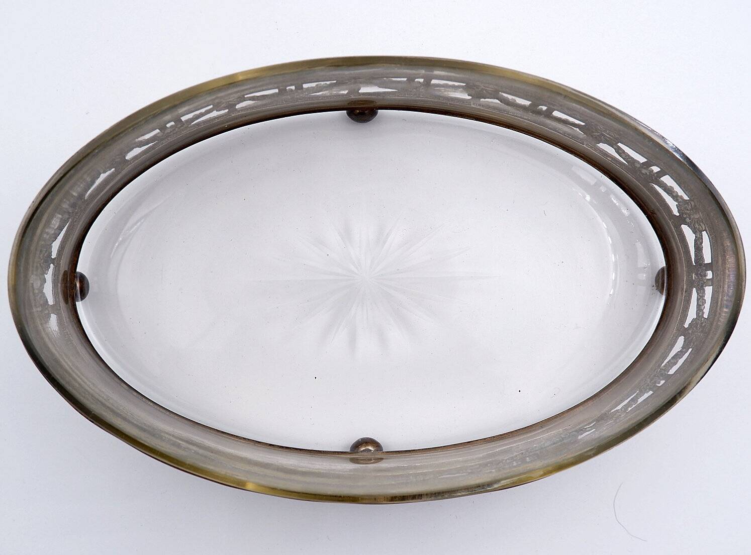 Louis XVI oval centerpiece in silver metal - 19th century