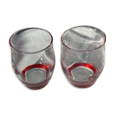 2 verres à fond rouge