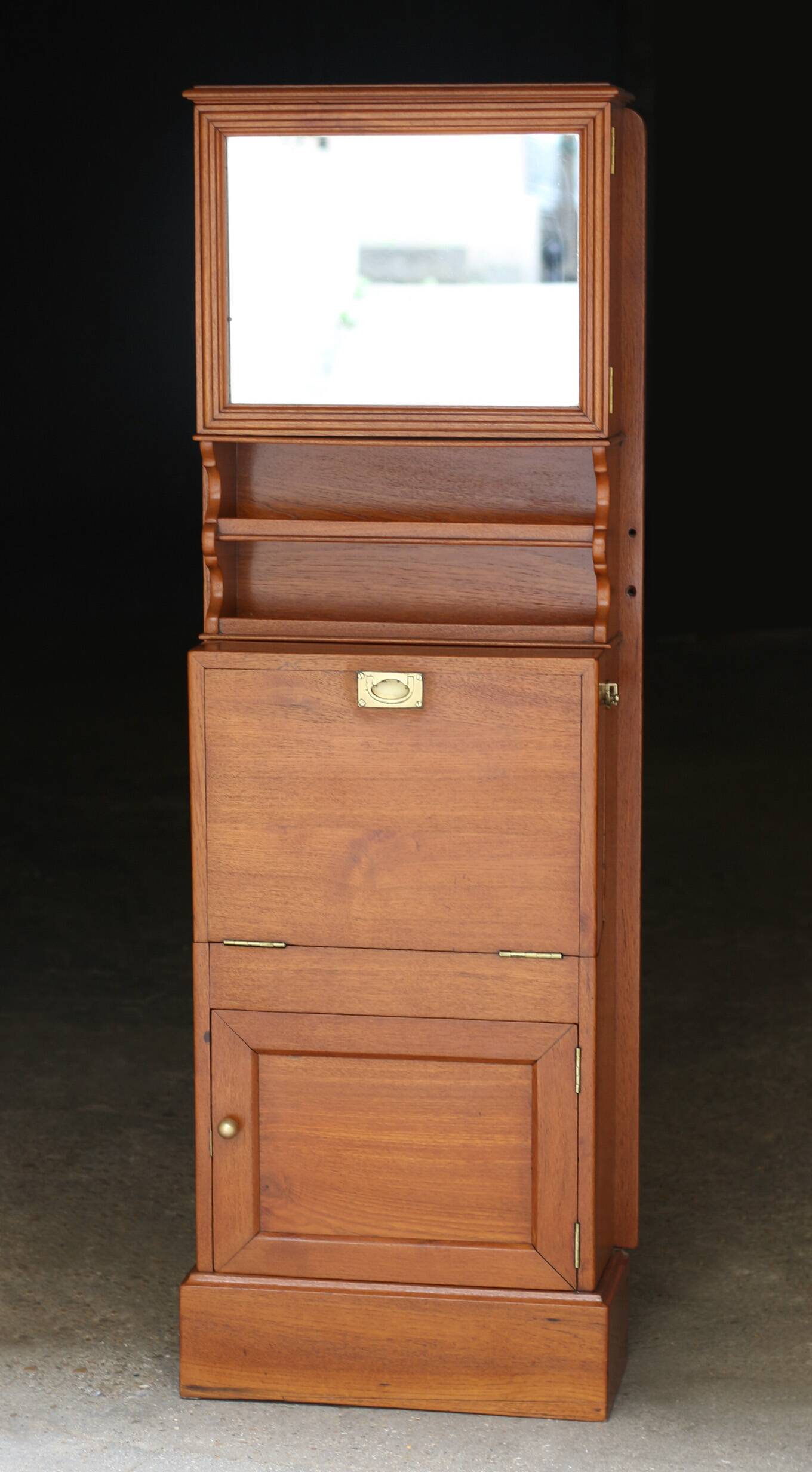 Rare: adorable mahogany boat furniture (circa 1900). Very good condition.