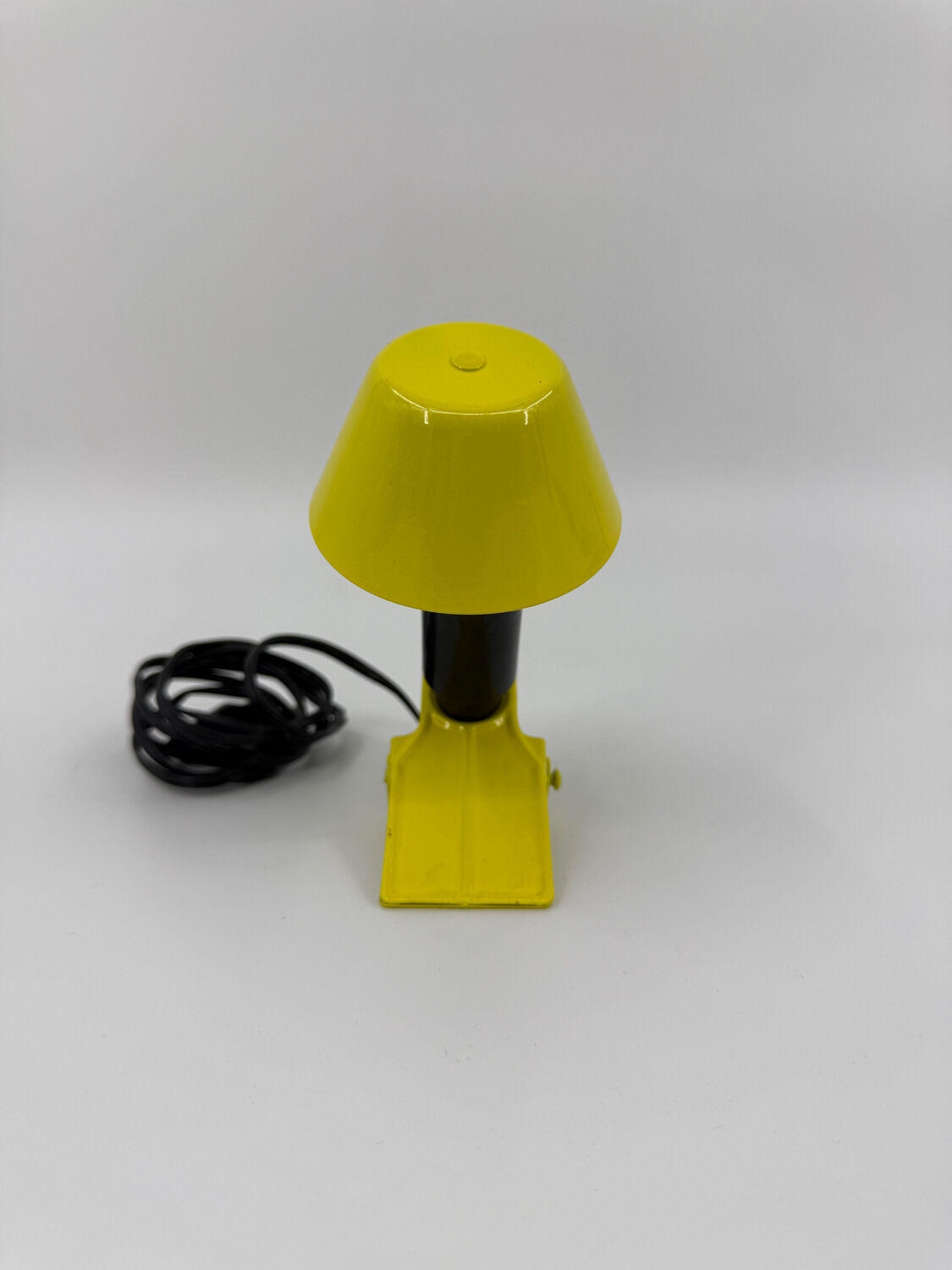 Mushroom clip lamp