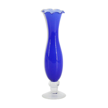 Vase en verre bleu